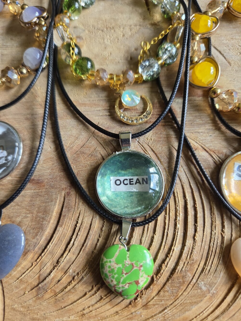 Handcrafted Set Of 9 Glass Beaded Bracelets, Heart Stones & Cabochon Necklaces - Picture 5 of 8